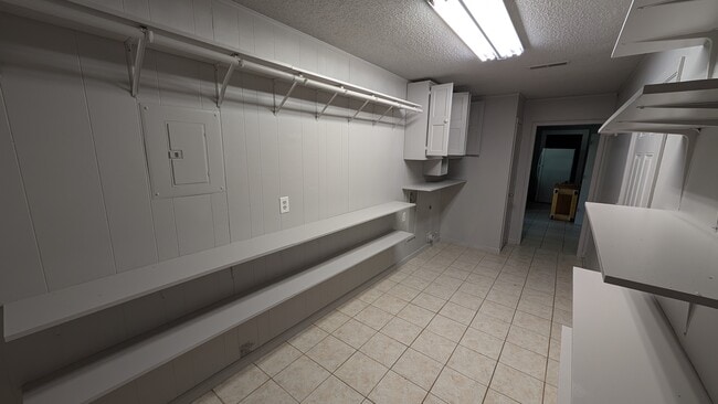 Building Photo - 3065 N Quail Creek Dr