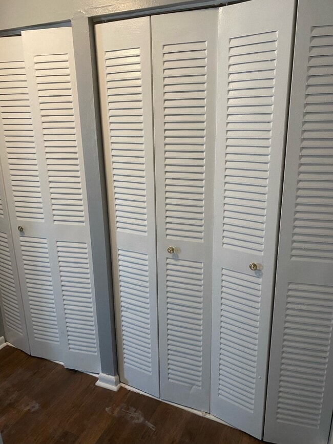 Building Photo - 1814 Regal Dr