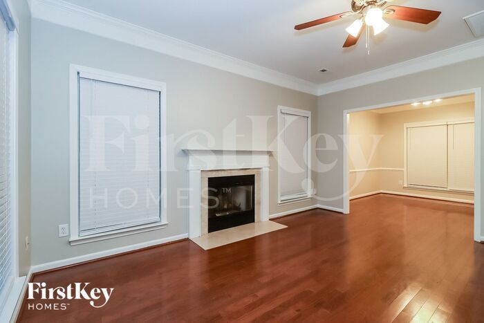 Building Photo - 8675 Brook Glen Ln