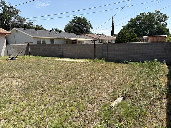 Building Photo - 709 W Iron Ave