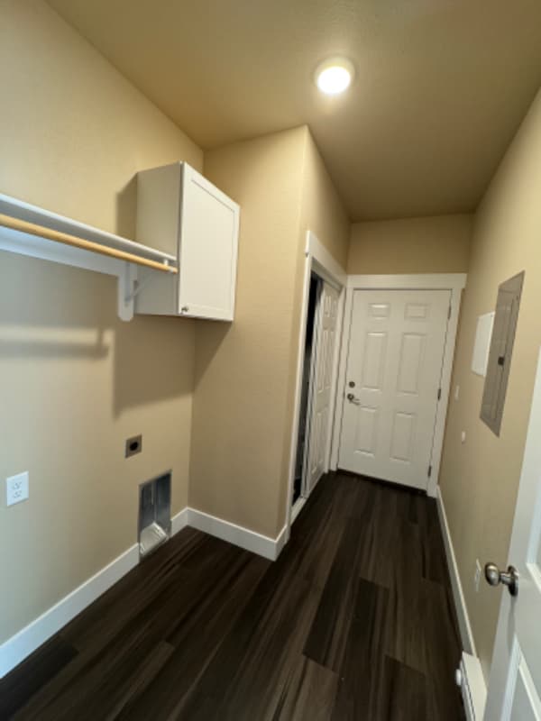 Building Photo - 310 3rd St W