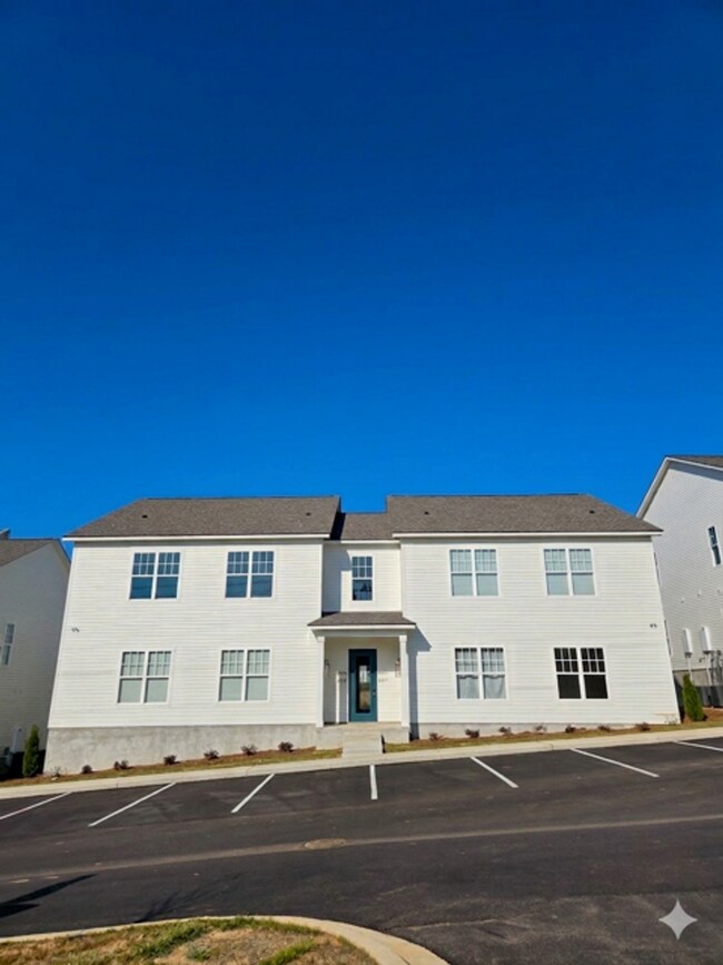 Building Photo - The Southern - 3BR/3BA For Rent