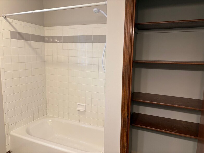 Building Photo - 720 Northpoint Ave