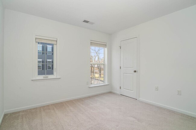 Building Photo - 3275 Katie Wy