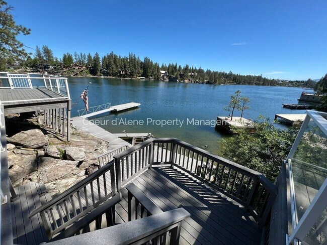 Building Photo - 2+ bed, 2 bath house on the Spokane River!