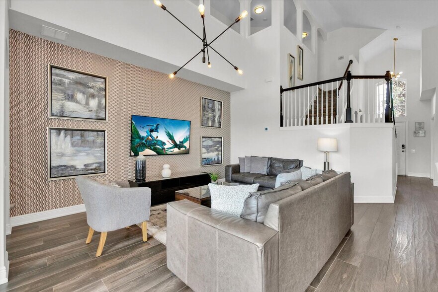 Building Photo - 8131 Sun Palm Dr