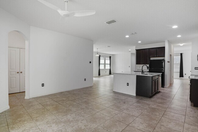 Building Photo - Stonewood Estates 4 bedroom home available...