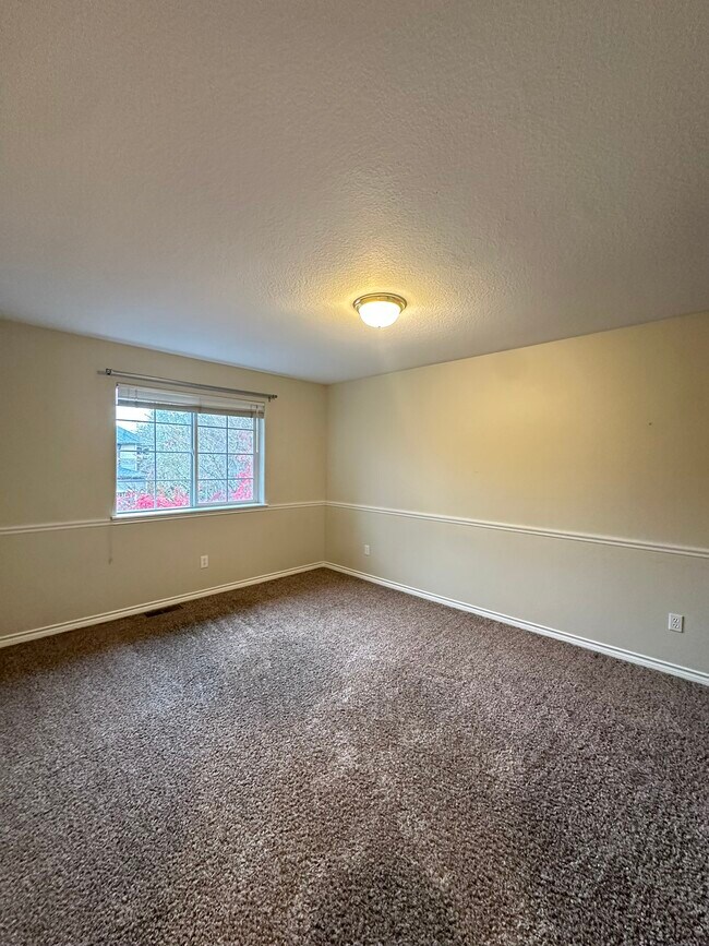 Building Photo - 17855 SW Mandel Ln