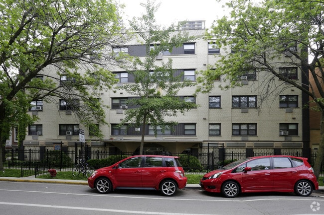 Building Photo - 6011 N Kenmore St