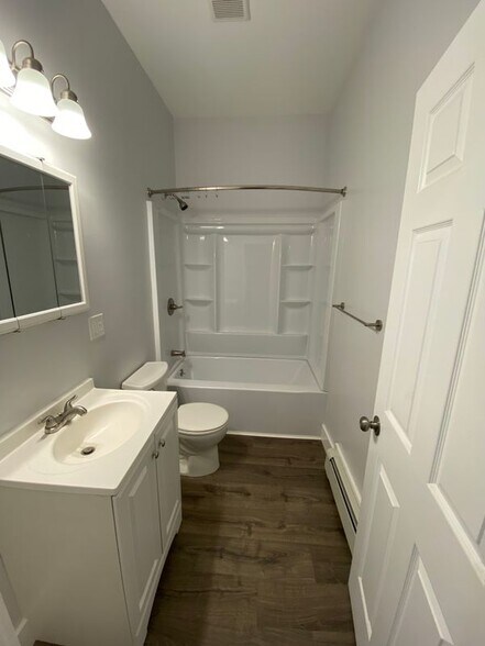 Building Photo - 126 Garden St