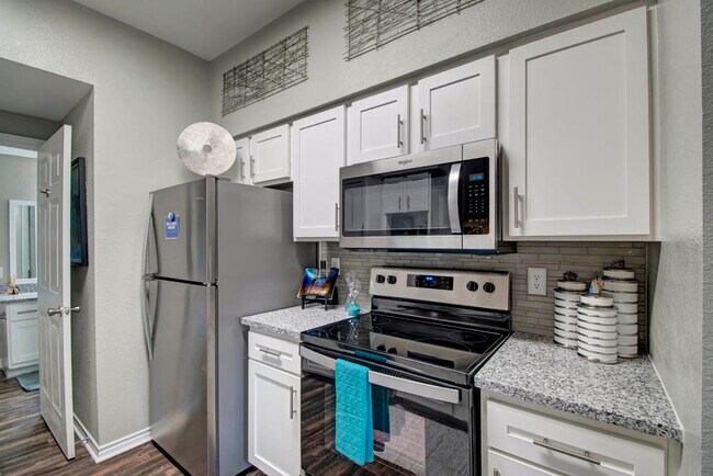 Building Photo - The Lodge at River Park