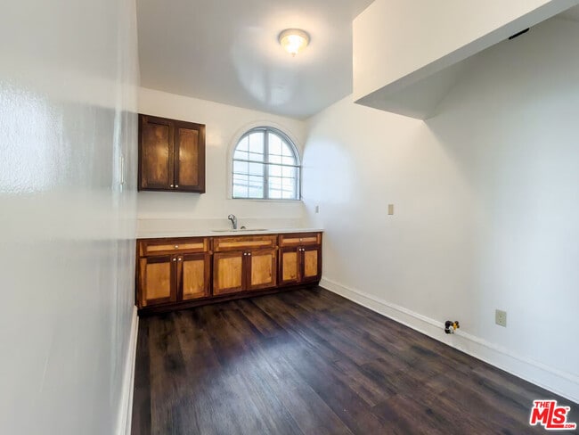 Building Photo - 3506 W Pico Blvd