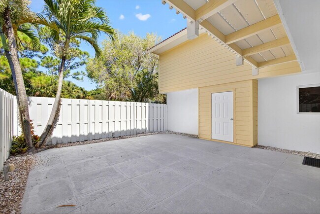 Building Photo - 246 Seabreeze Cir