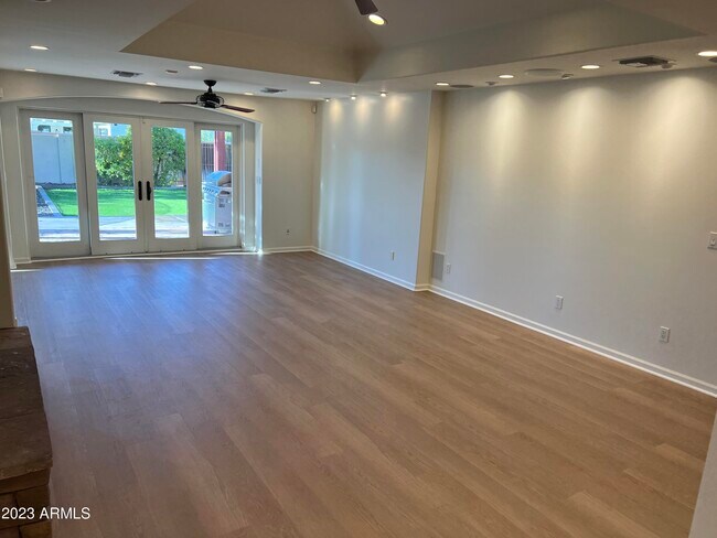 Building Photo - 4420 N 46th Pl