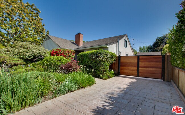 Building Photo - 3363 Colbert Ave