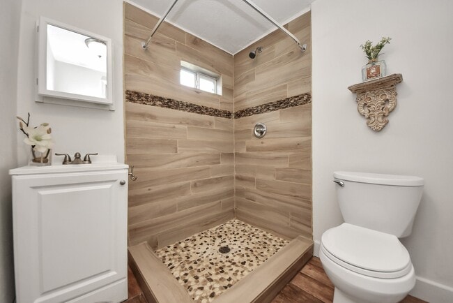 Building Photo - 215 St Charles Dr