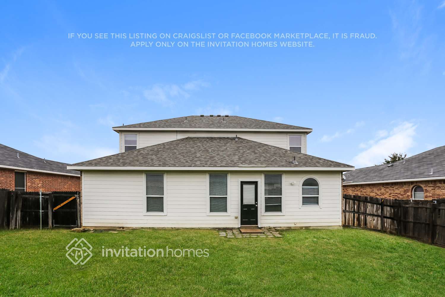 Building Photo - 1213 Sweetwater Dr