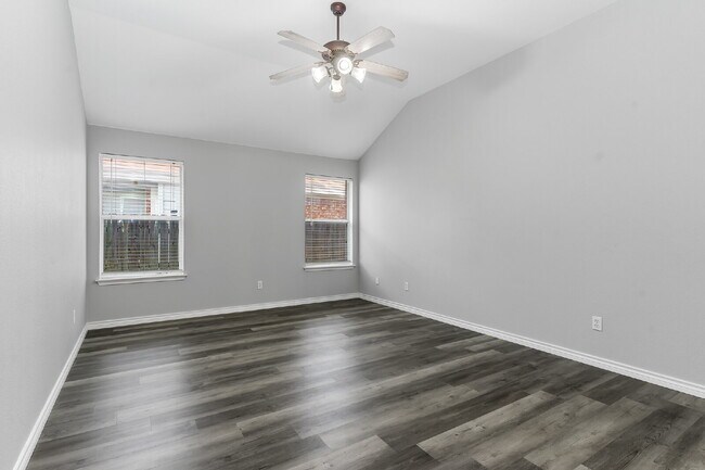 Building Photo - Welcome home to this beautifully maintained 4-bedroom, 2-bath, single-story home in the desirable...