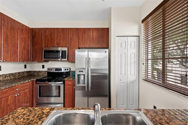 Building Photo - 12421 SW 50th Ct