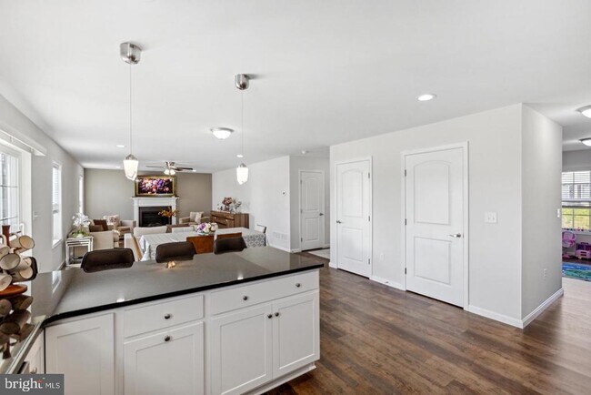 Building Photo - 156 Trapper Ln