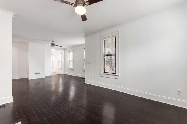 Building Photo - 106 E Gates St