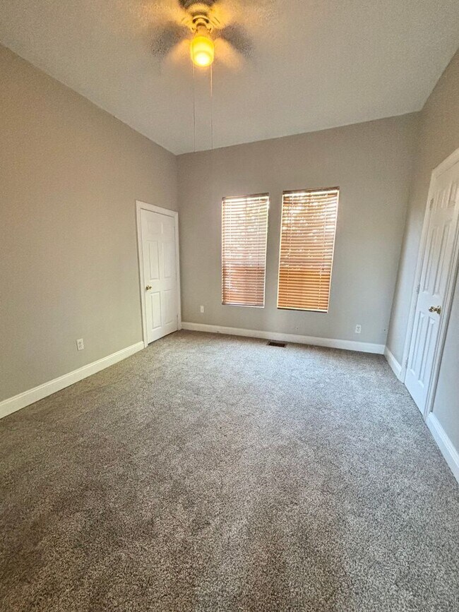 Building Photo - 6TH311  8