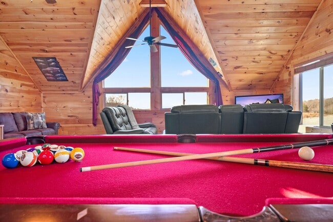 Building Photo - Sevierville 37876 - 3 bedroom, 3.5 Bath, 2486 sq. ft. Cabin and a 672 sq. ft. Studio above garage...