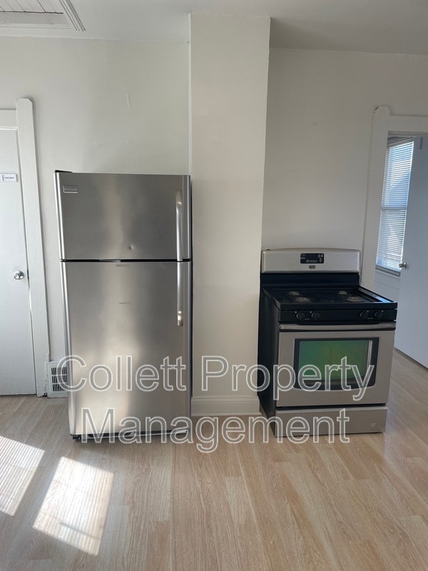 Building Photo - 1924 E 123rd St