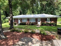 Building Photo - 213 E Weatherspoon St