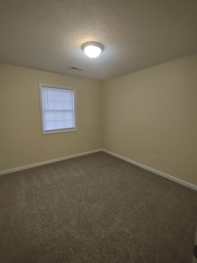 Building Photo - Clean 2 Bedroom 1 Bath duplex ~ Benton, KY