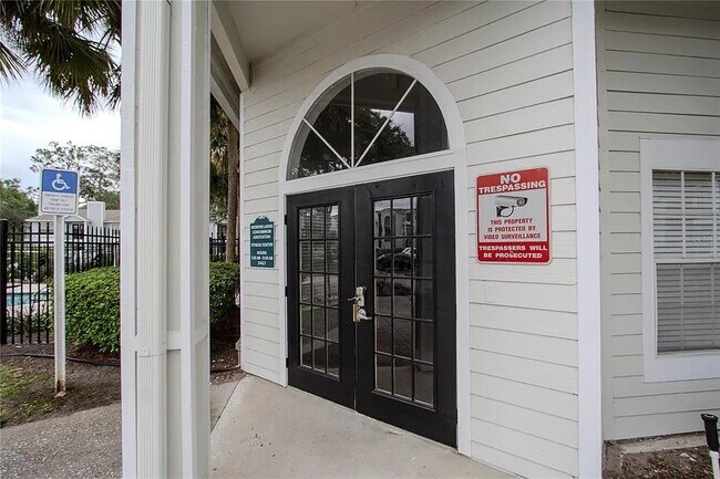 Building Photo - 2550 N Alafaya Trail