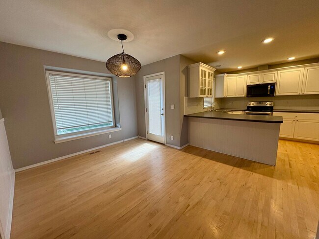 Building Photo - Beautiful 4-Bedroom Meridian Home with 4-Car Garage & Prime Location