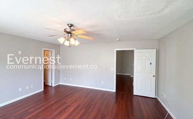 Building Photo - 1726 Hawk Run Ln