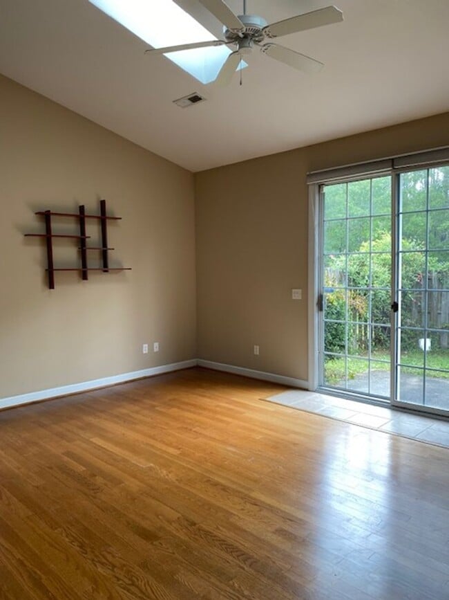 Building Photo - Carleton Town Homes