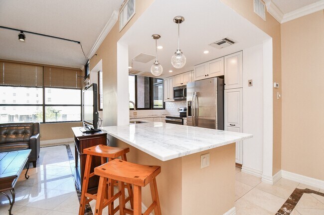 Building Photo - 5150 Hidalgo St