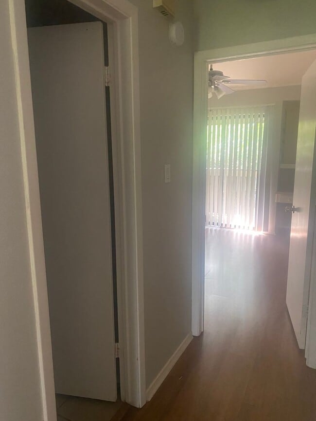 Building Photo - LAW SCHOOL SPECIAL - 1BD PLUS STUDY / 2BD/1BA
