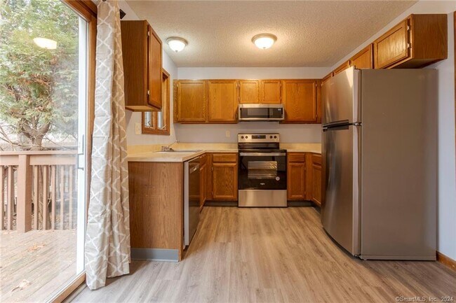 Building Photo - 22 Windwood Dr
