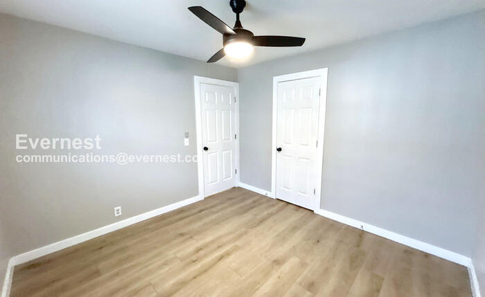 Building Photo - 1728 17th Ave N