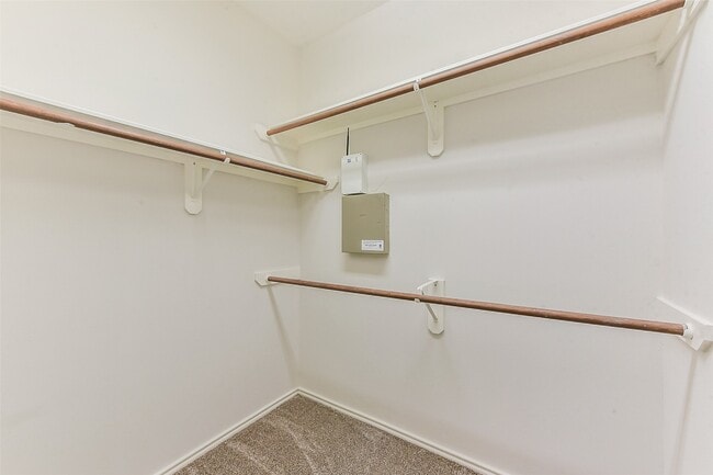 Building Photo - 9127 Willow Crossing Dr