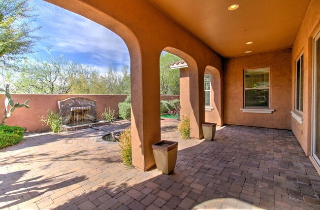 Building Photo - 9427 E Trailside View