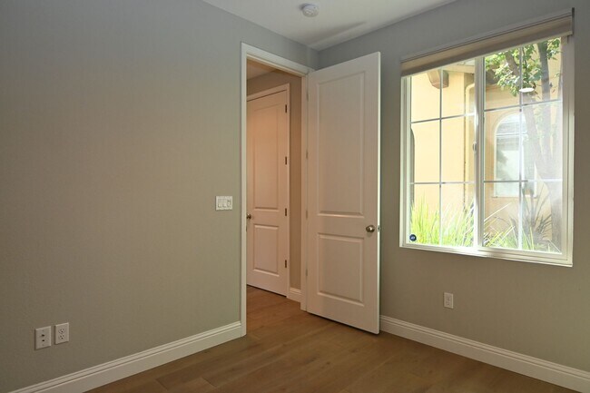 Building Photo - Stylish, Contemporary Campbell 4/2 home with Patio & Attached Garage