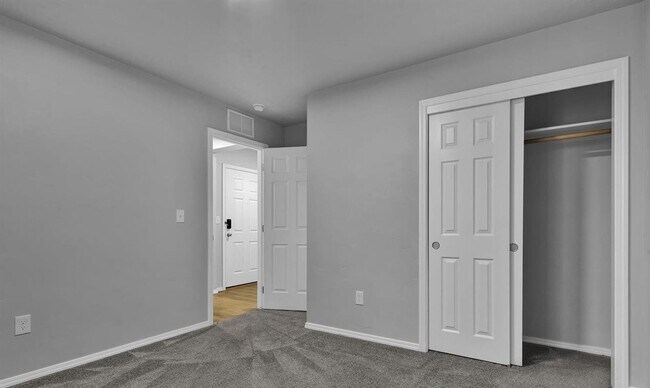 Building Photo - Welcome to this stunning 4-bedroom, 2-bathroom home located in the vibrant community of Caldwell,...