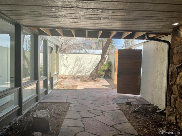 Building Photo - 2020 Mt Zion Dr