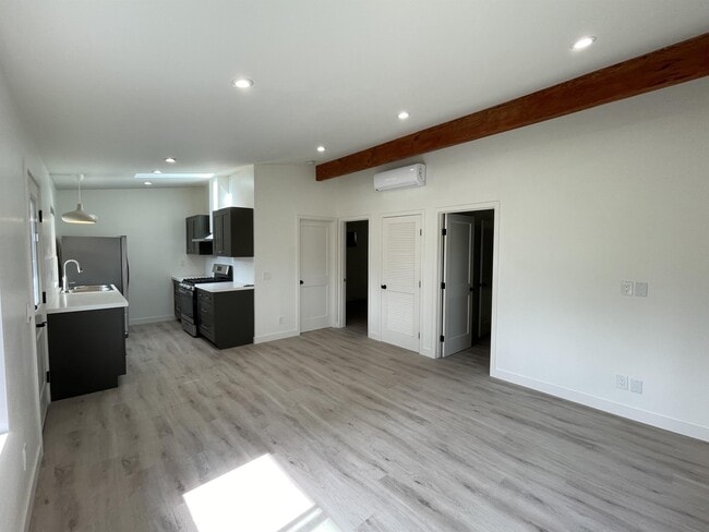 Building Photo - 6438 Jackson Dr