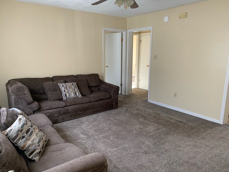 Building Photo - 4864 National Rd