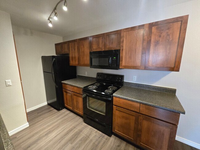 Building Photo - 2bd/2ba West-Flagstaff Condo! - Near NAU/CCC. On NAU Bus Route!  Students & Pets OK!!! Avail July...