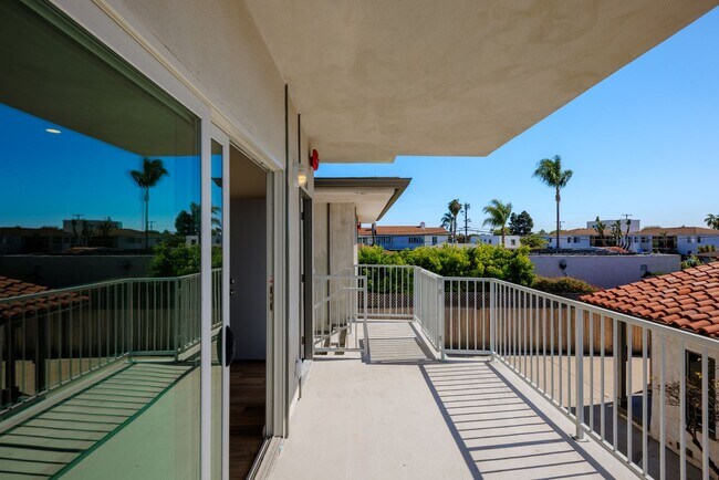 Building Photo - 4709-11 Soria Dr