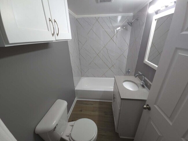 Building Photo - 10906 Woodstock St