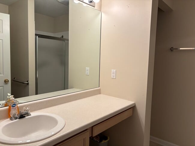 Building Photo - 229 Steeplechase Cir