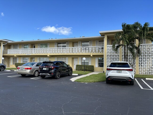 Primary Photo - 1120 Boxwood Dr
